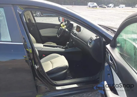 2017 Mazda 3 Grand Touring z USA, uszkodzony, nr VIN 3MZBN1W39HM134111